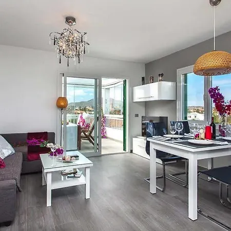 Apartment Apartamento Coral Bay By Vacanzy Collection *